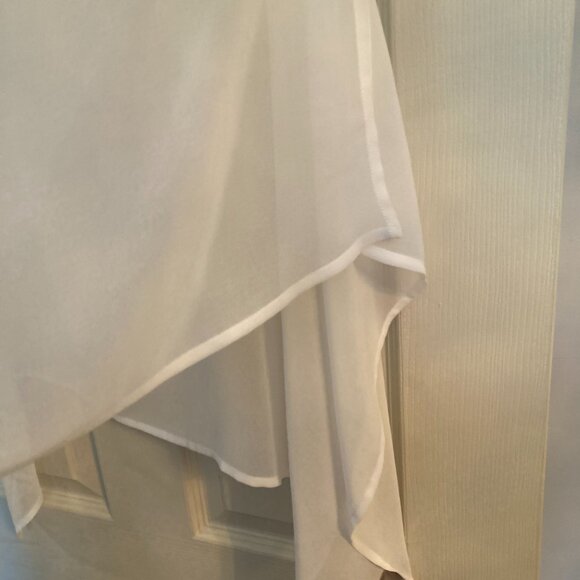 RW&Co. White - Sheer Pullover Shawl -NWT - Picture 3 of 5
